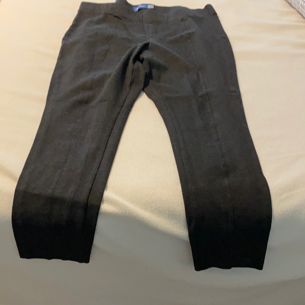 Old Navy Charcoal pleated leggings.